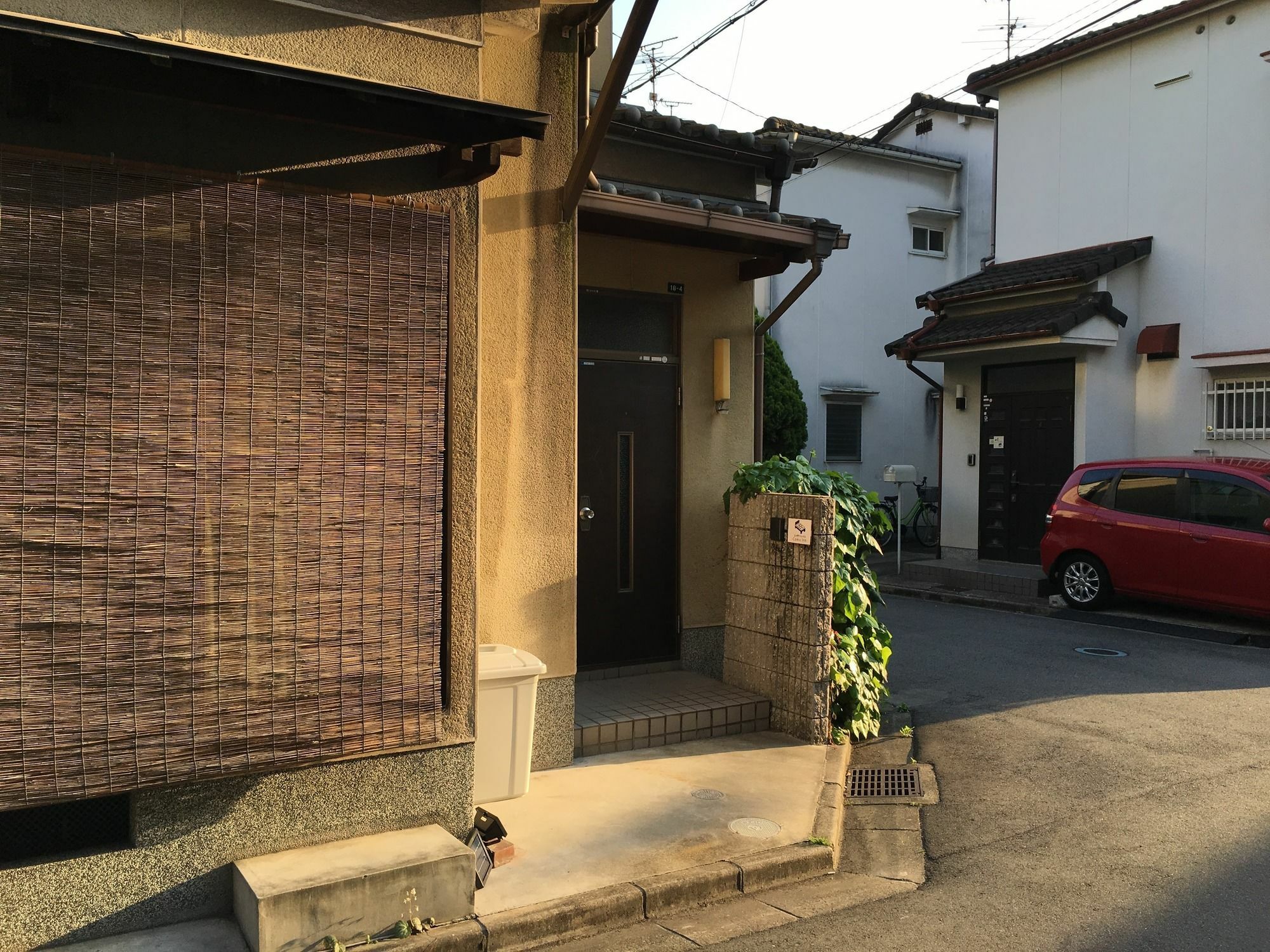Airlog House -Comic Inn- Habikino Экстерьер фото